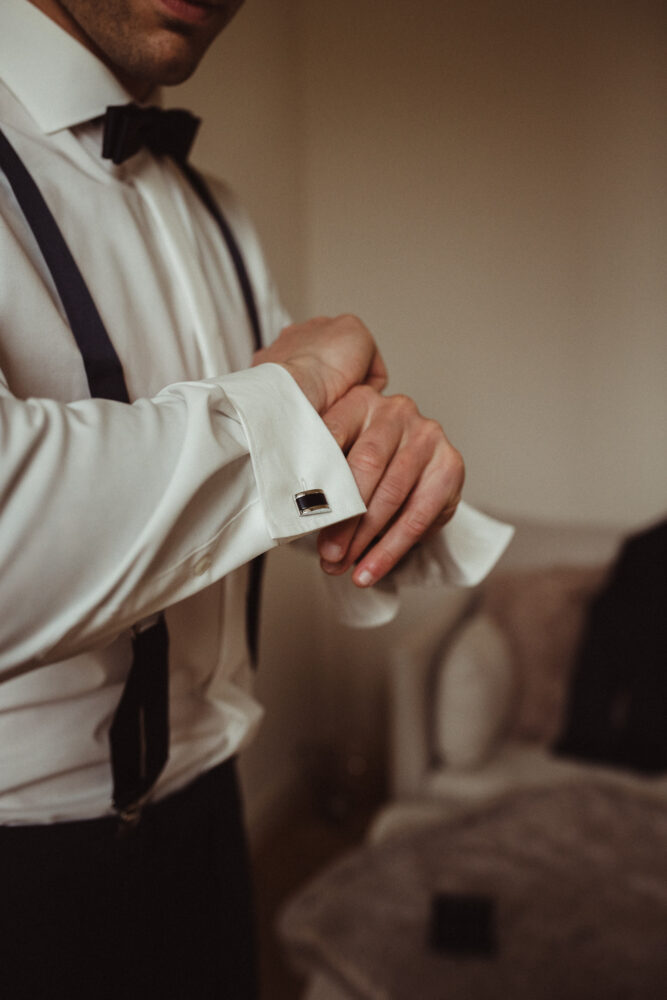 Detailaufnahme Brätigams Arm